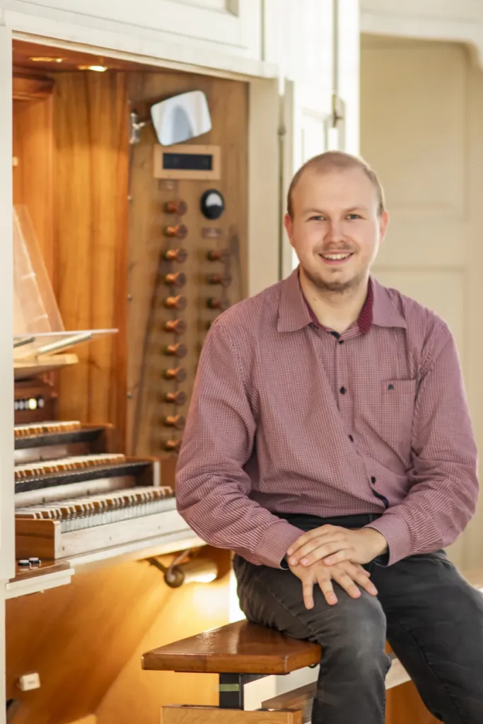 Jan Kopřiva u varhan